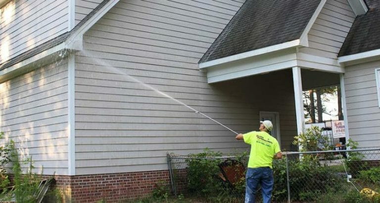 how much does it cost to power wash a house